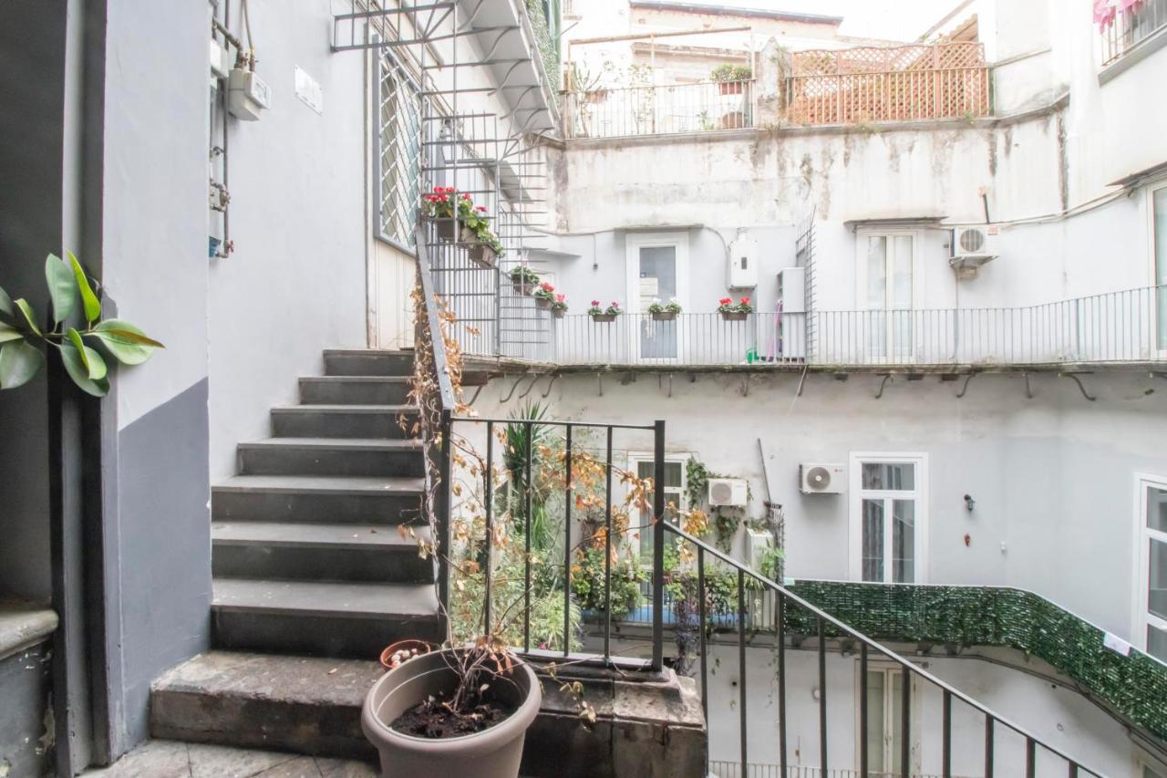 A I R Sant'Anna Bed & Breakfast Наполи Екстериор снимка