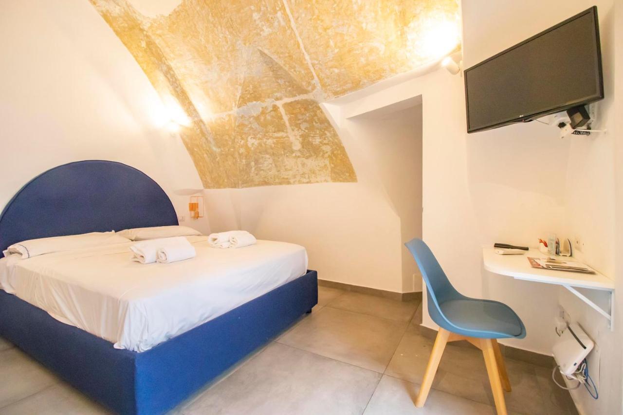 A I R Sant'Anna Bed & Breakfast Наполи Екстериор снимка