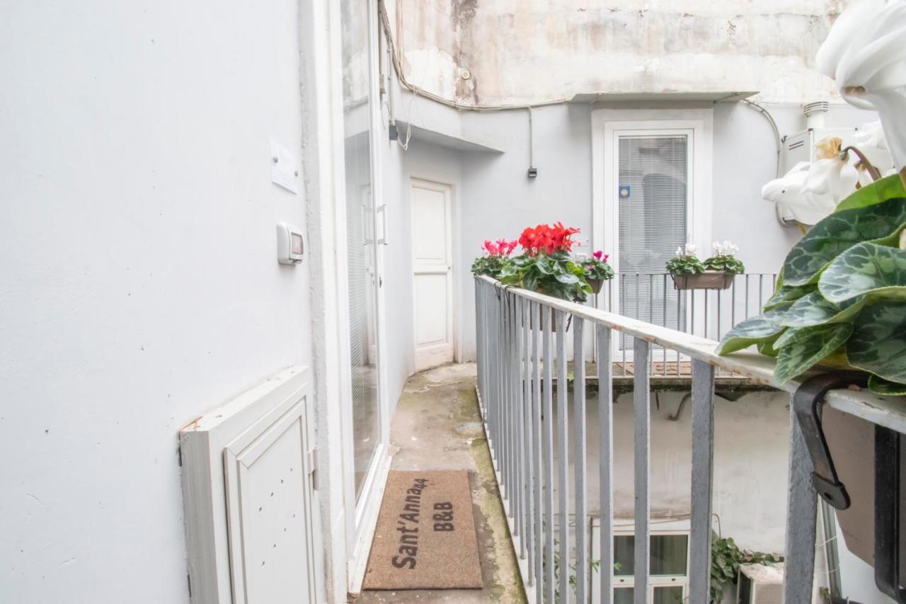 A I R Sant'Anna Bed & Breakfast Наполи Екстериор снимка