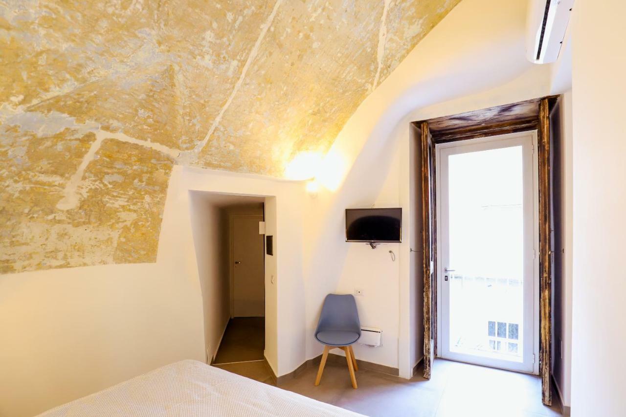 A I R Sant'Anna Bed & Breakfast Наполи Екстериор снимка