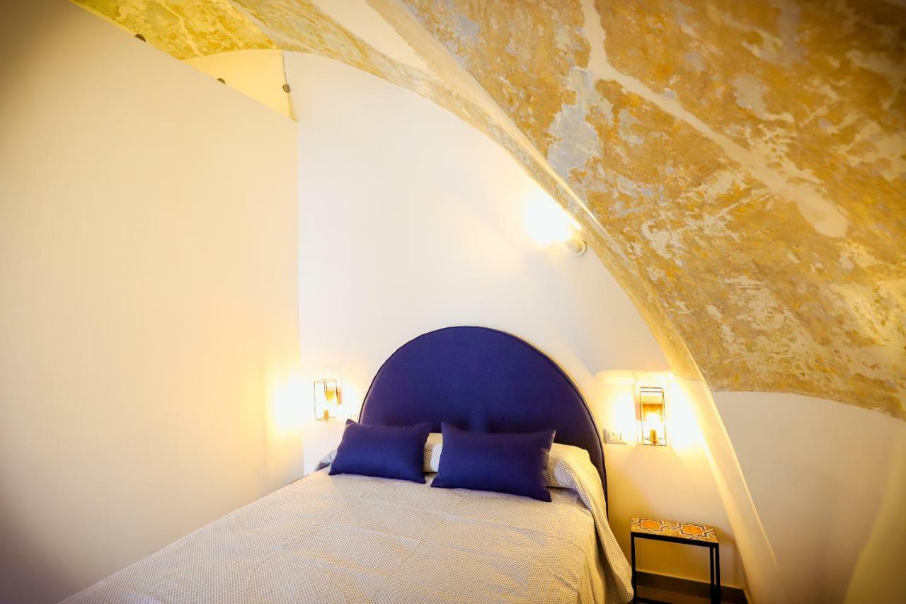 A I R Sant'Anna Bed & Breakfast Наполи Екстериор снимка